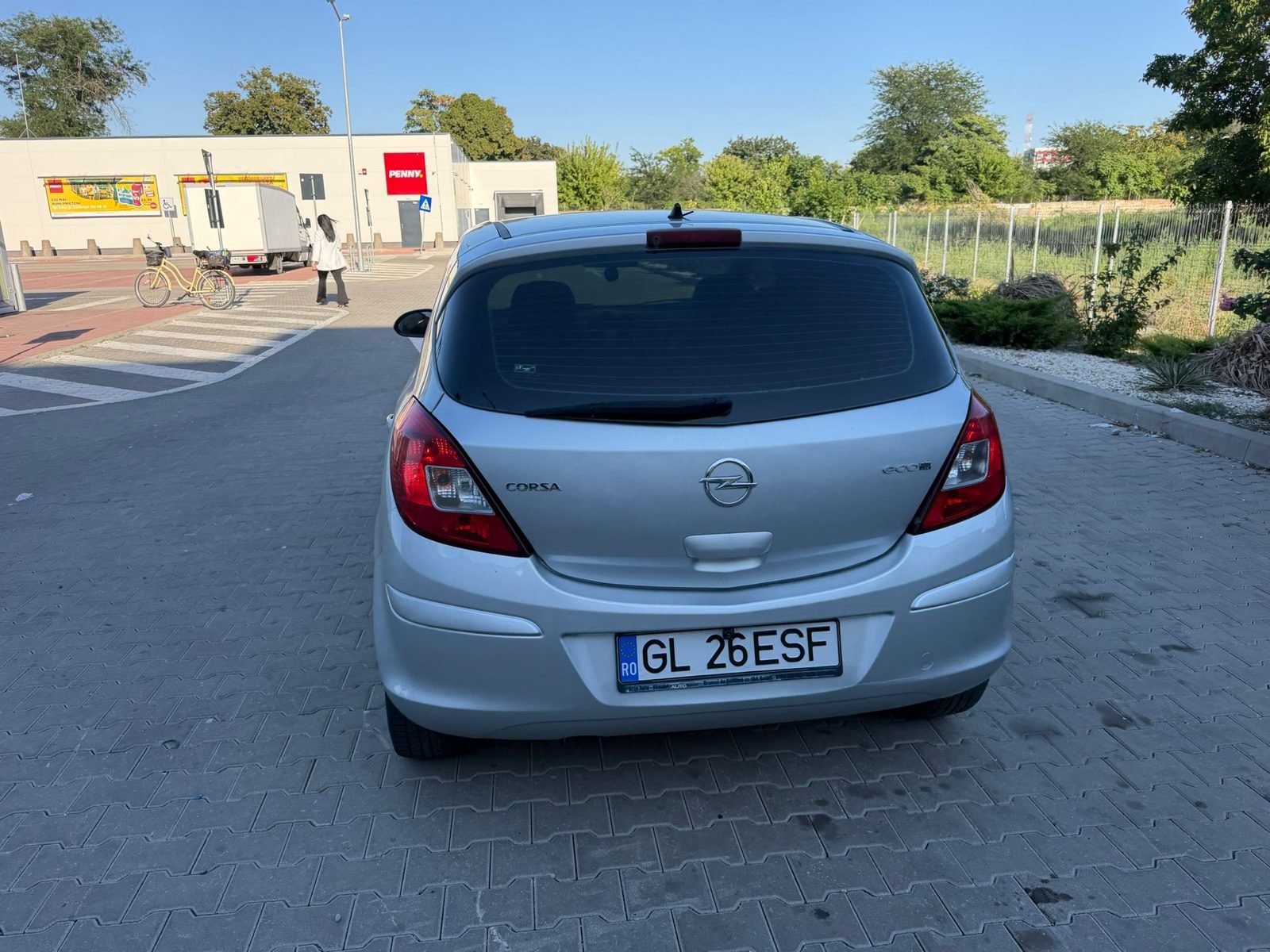 Opel Corsa 1.4 diesel — Spate