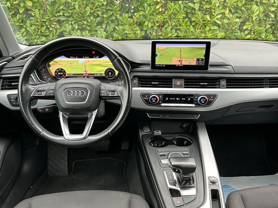 Audi A4 Sedan — Interior / bord