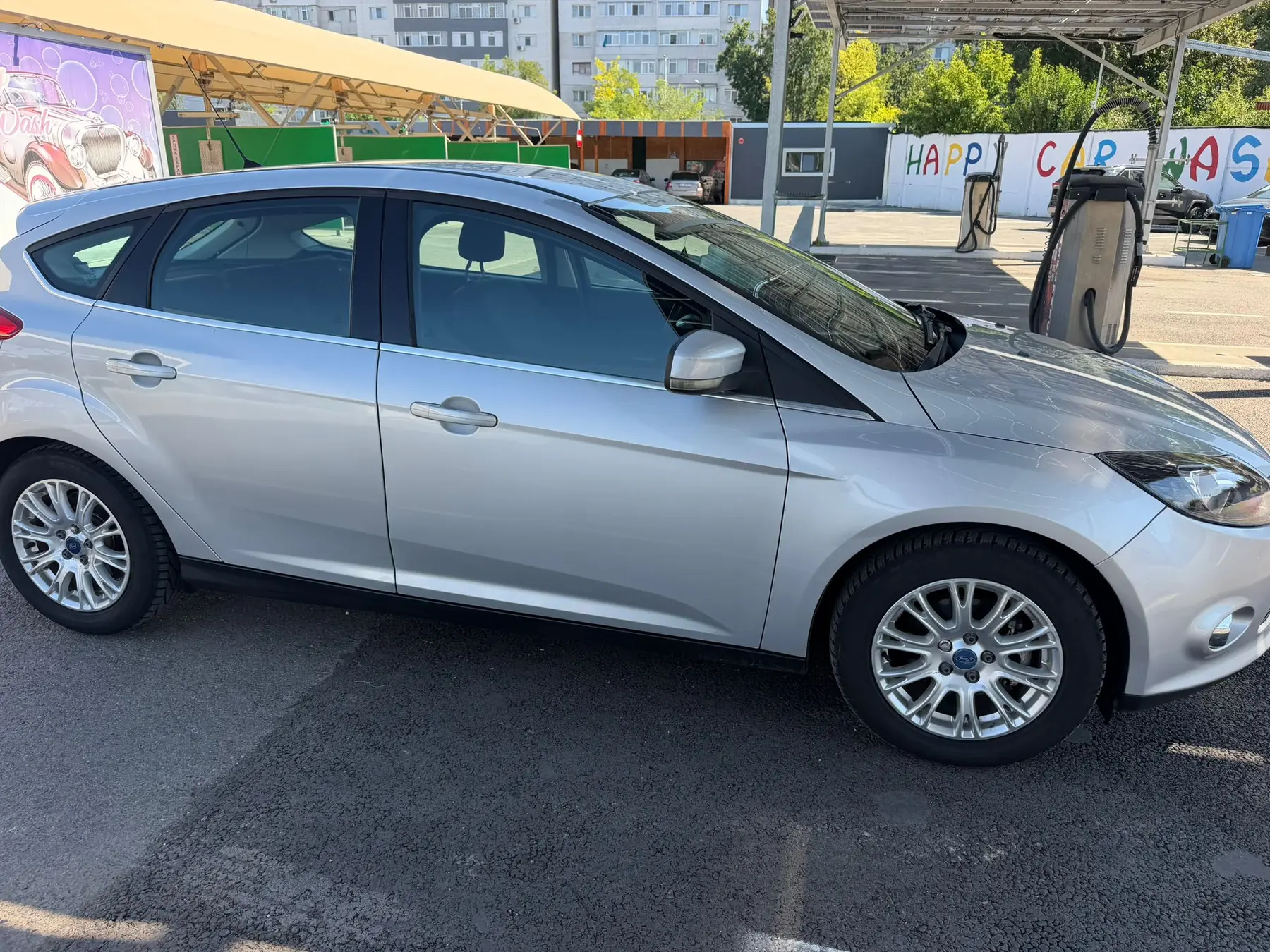 Ford Focus 3 Titanium de închiriat în Galați — lateral stânga