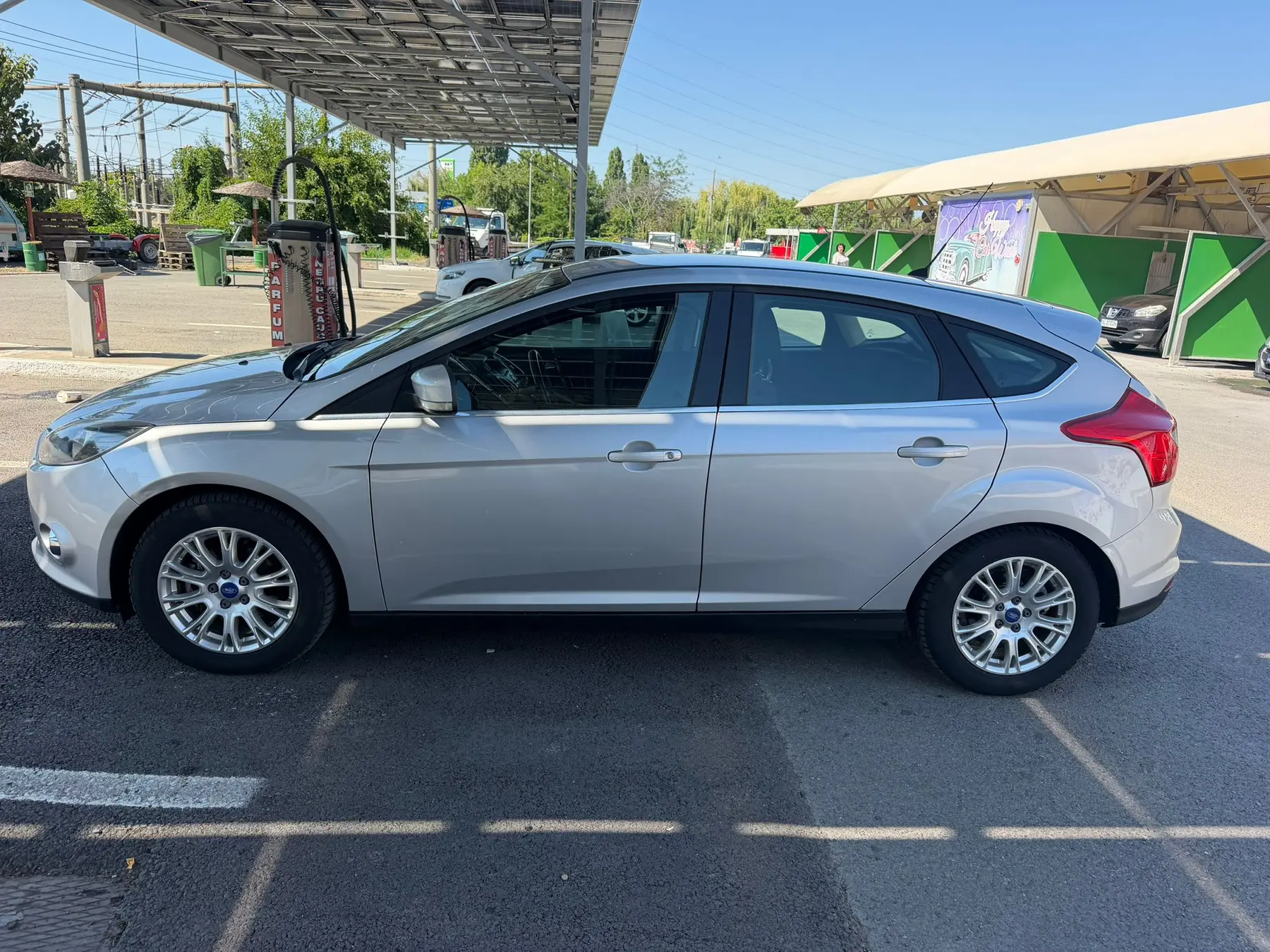 Ford Focus 3 Titanium de închiriat în Galați — lateral dreapta
