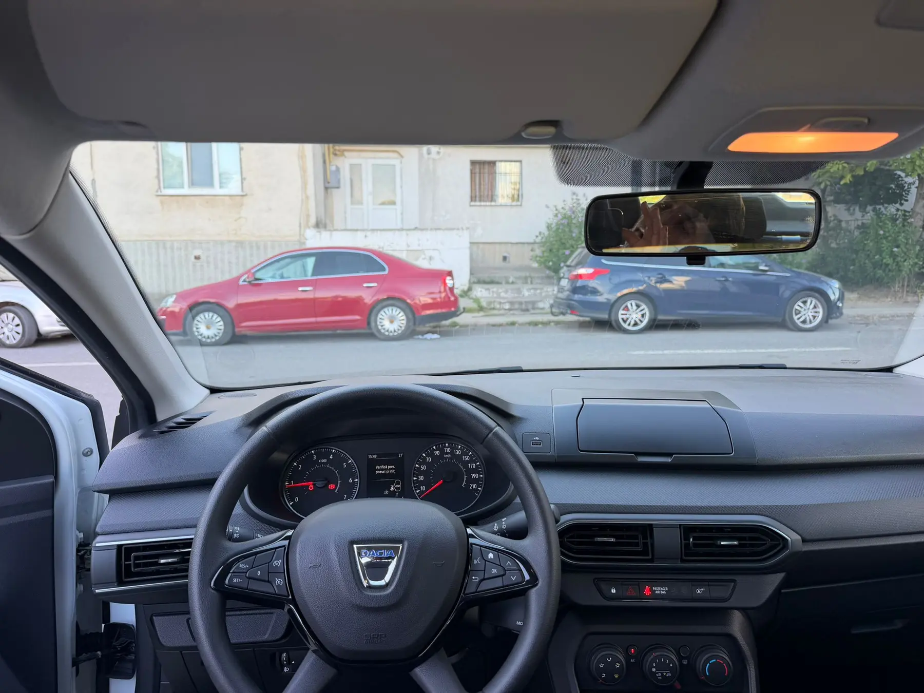 Dacia Logan Sedan de închiriat în Galați — interior
